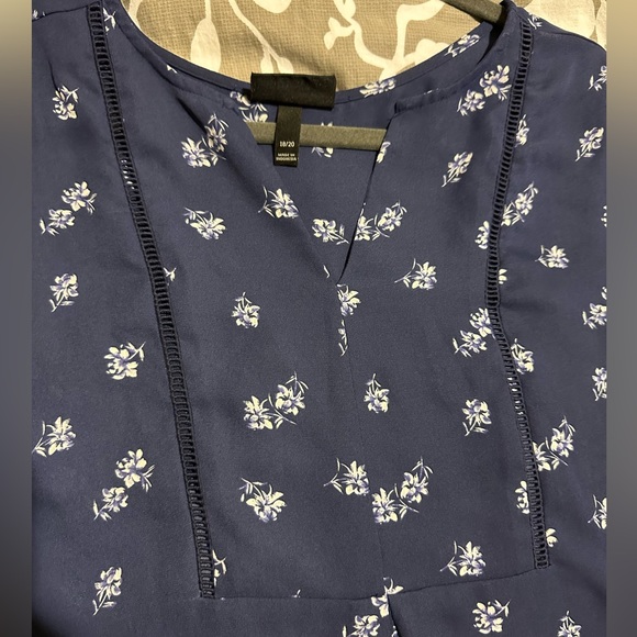 Lane Bryant size 18/20 long sleeve sheer top - Picture 7 of 10